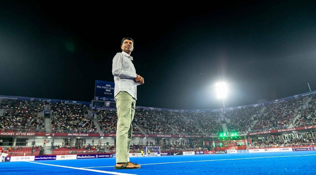 Chairman 5T and Nabin Odisha Sh Kartik Pandian visits Birsa Munda Hockey Stadium