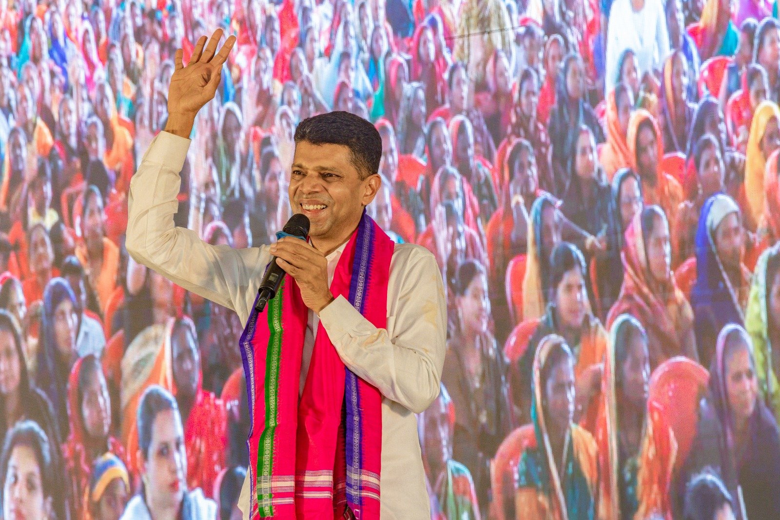 Chairman 5T and Nabin Odisha Sh Kartik Pandian visits Ganjam District