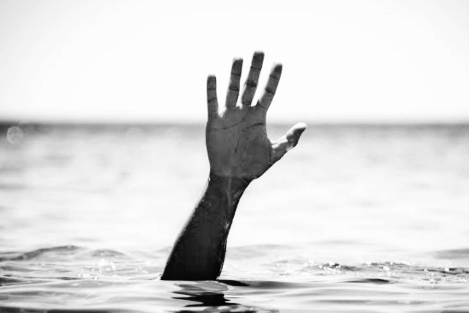 Fatal incident at Hadagarh dam: College student drowns, another swept away