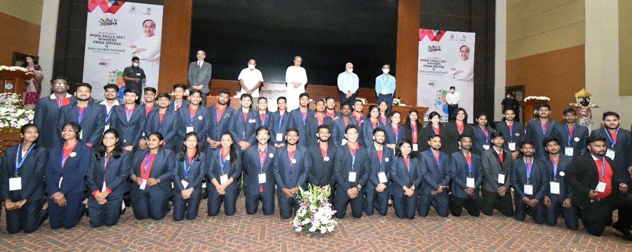 CM Felicitates Winners of India skills Competition 2021, Wishes Them for World Skills Competition in Sanghai