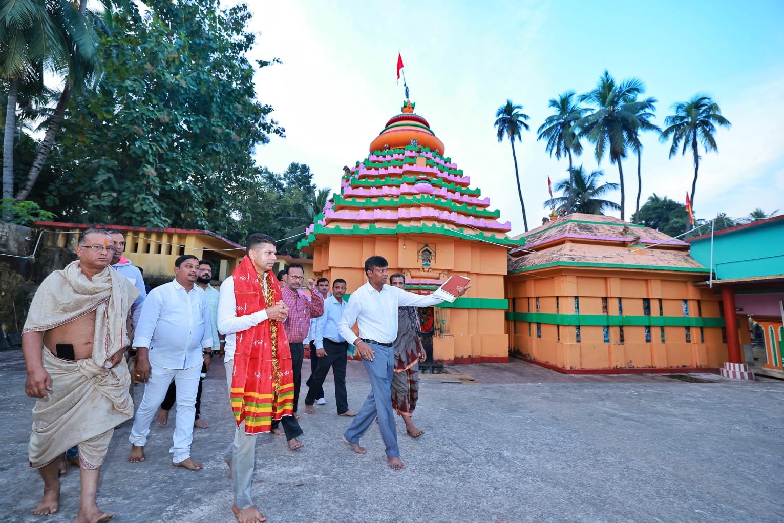 Secretary To CM (5T) V K Pandian Visits Maa Bhagabati Temple