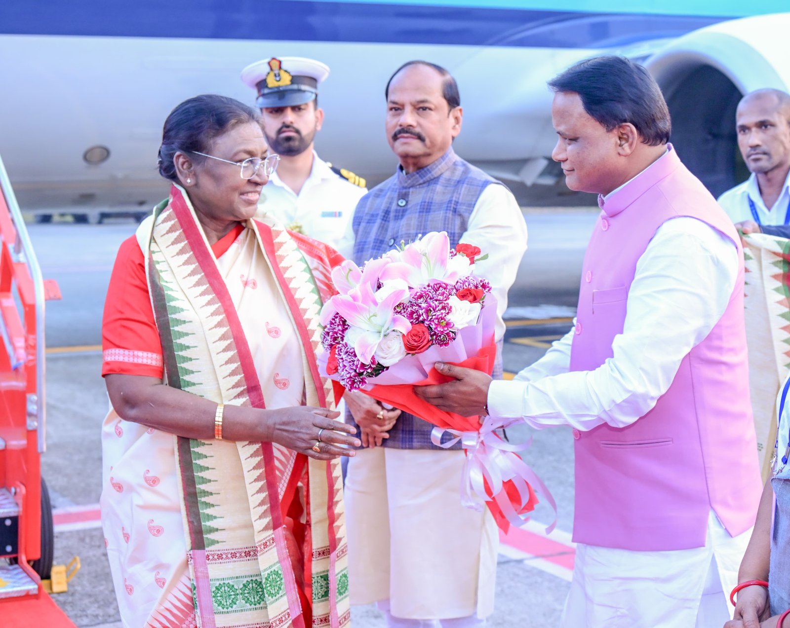 President Draupadi Murmu Arrived In Bhubaneswar On A five Day Visit To Odisha