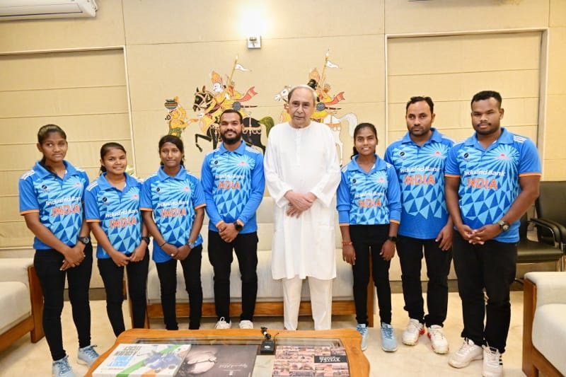 Chief Minister Naveen Patnaik felicitates the visually-challenged Cricket players who were part of the medal winning Indian teams