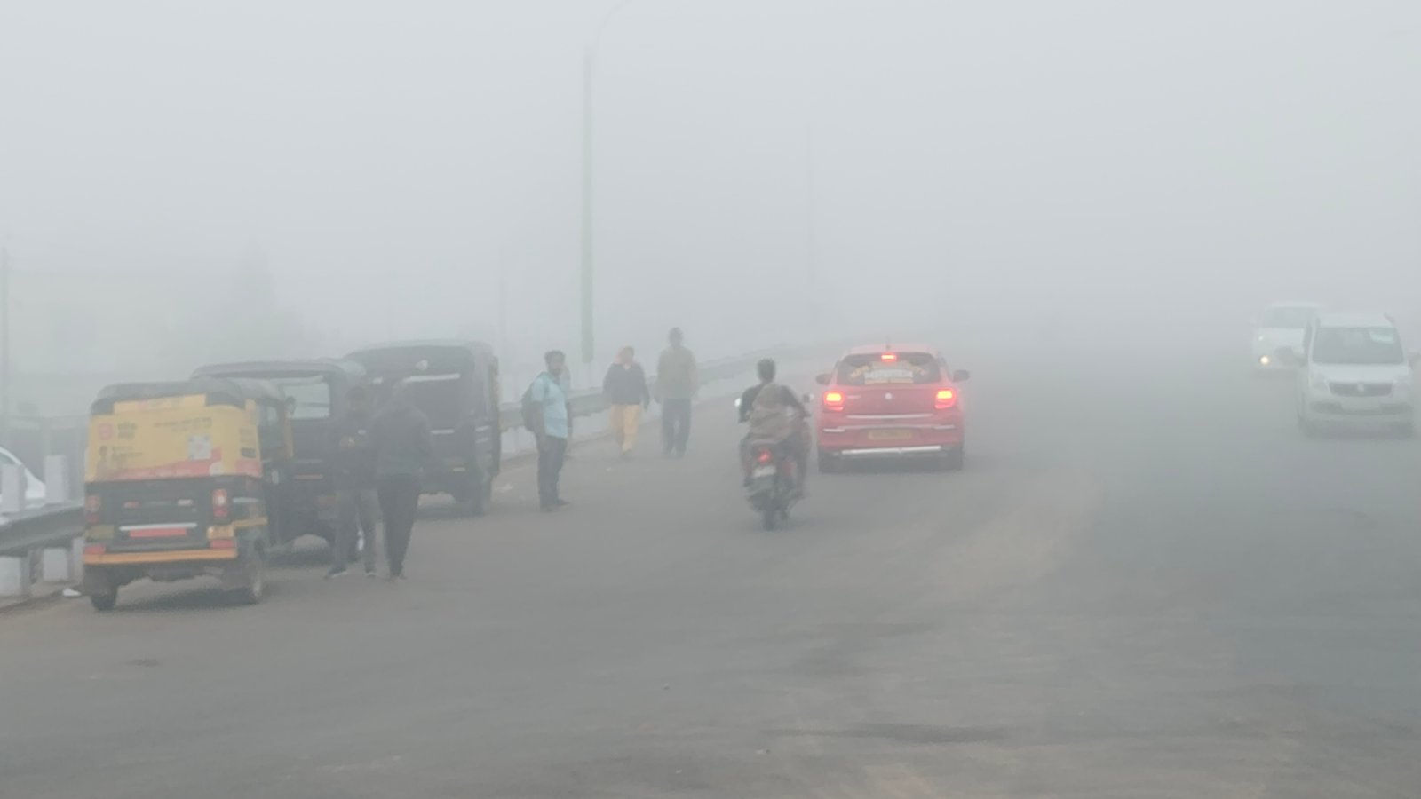 IMD issues yellow warnings for dense fog across 10 districts in Odisha