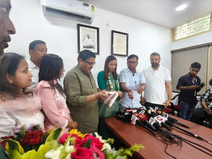 Sunita Biswal joins Congress ahead of Rahul Gandhi’s Odisha visit, quits BJD