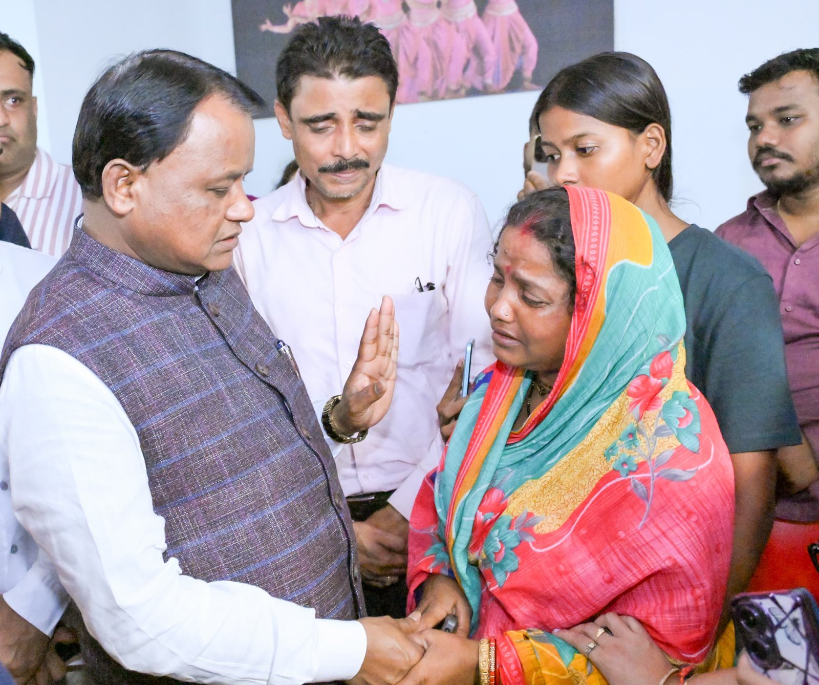 CM Majhi Visits AIIMS , Assessed Health Condition Of Injured Student