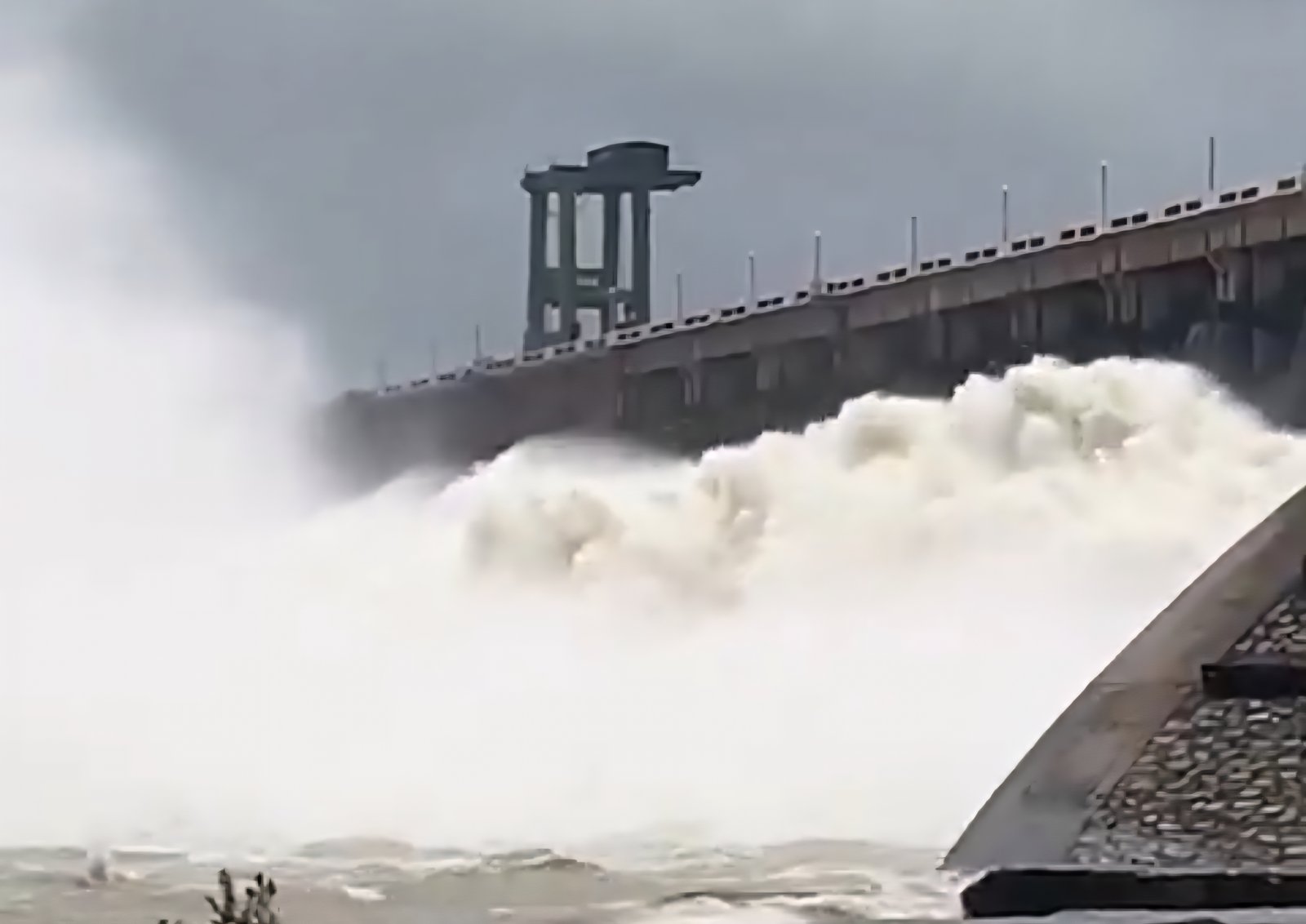 Heavy inflow into Hirakud Dam, 12 gates opened to release excess water