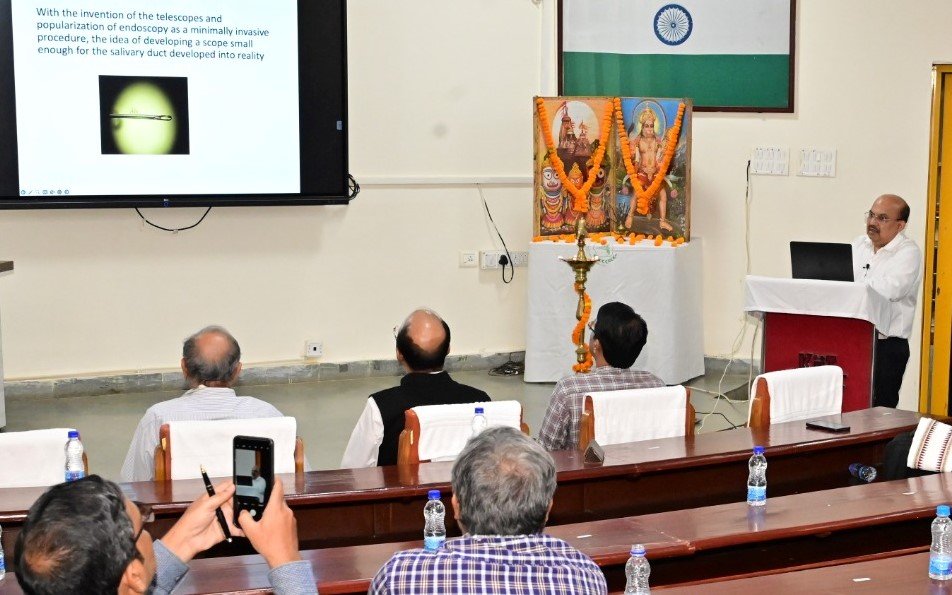 Sialendoscopy Can Cure Salivary Gland Sans Scars, Says Expert at KIMS Guest Lecture