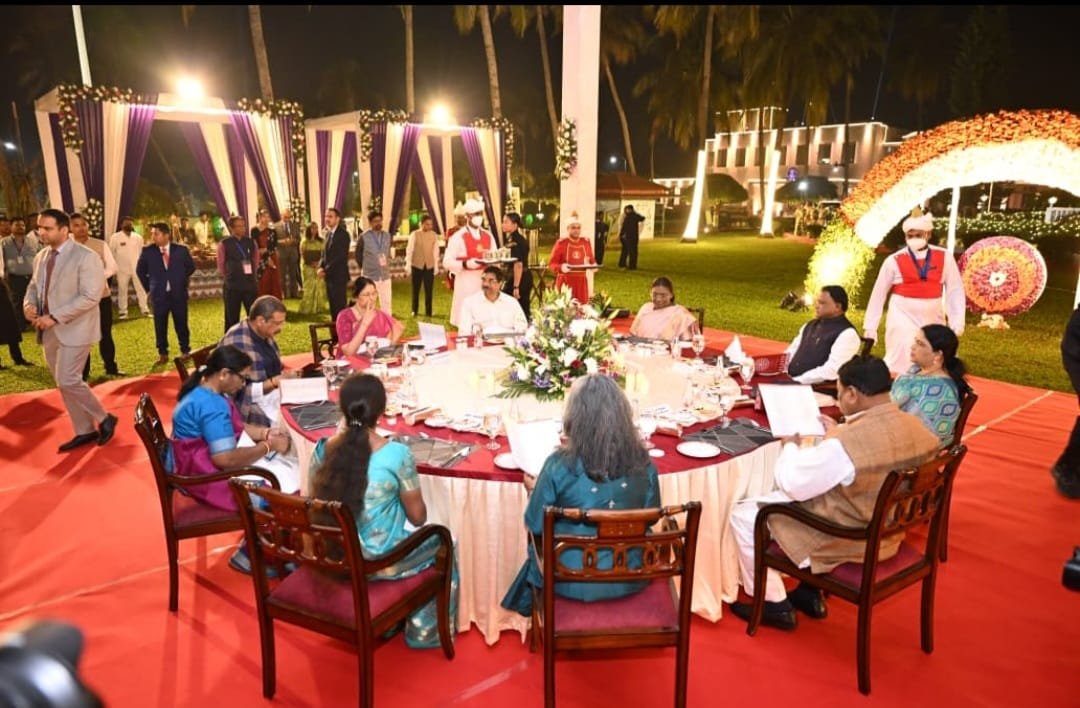 Odisha Governor Hosts Ceremonial Dinner in Honour of President Droupadi Murmu