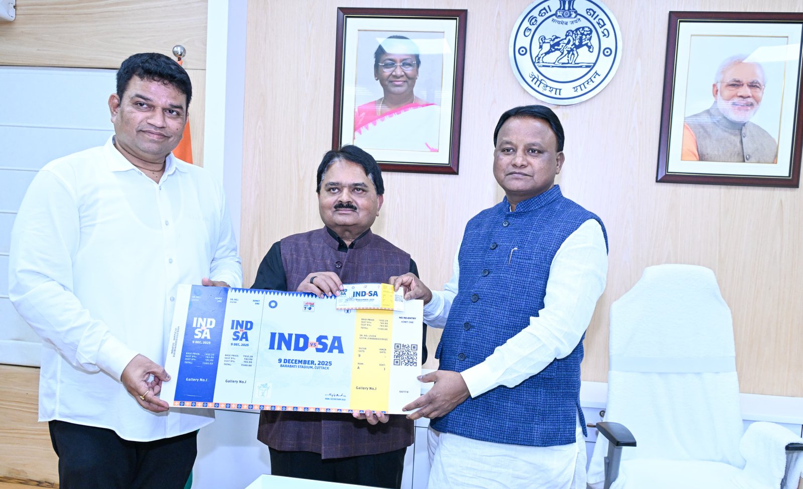 CM Majhi receives match tickets as Odisha prepares to host India–South Africa T20 at Barabati