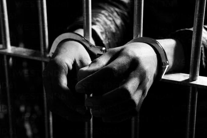 Home guard arrested in Khordha for smuggling seized liquor and firecrackers