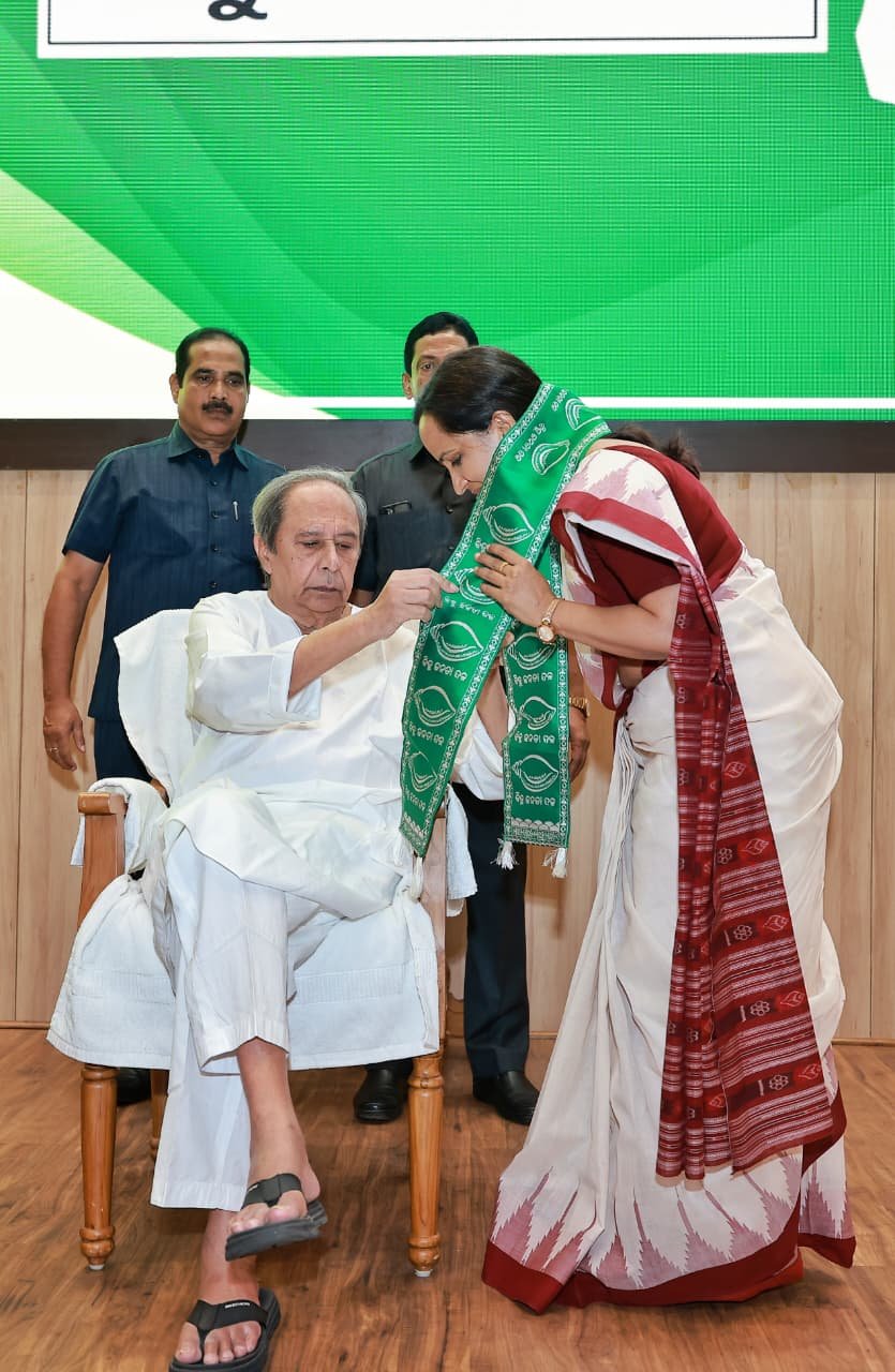 Former IAS Officer Sujata Karthikeyan Joins BJD, Marks Entry into Active Politics