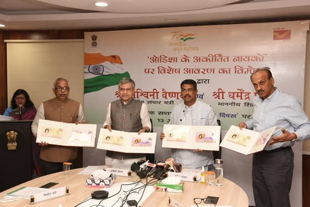 Special covers released on 6 unsung heroes of Odisha by Union Ministers Shri Dharmendra Pradhan and Shri Ashwini Vaishnaw