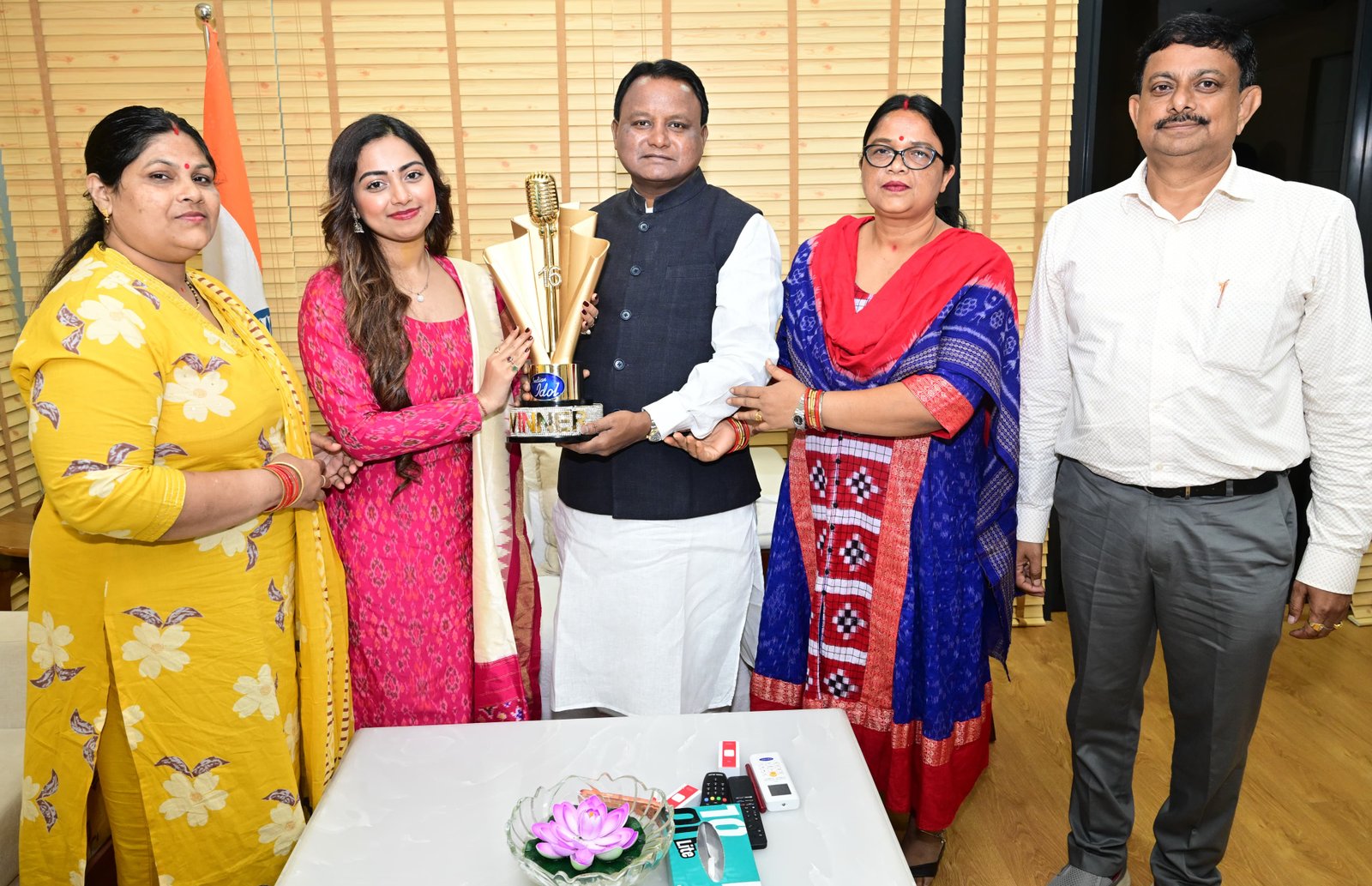 CM Mohan Charan Majhi Honours Indian Idol Winner Jyotirmayee Nayak for Bringing Glory to Odisha