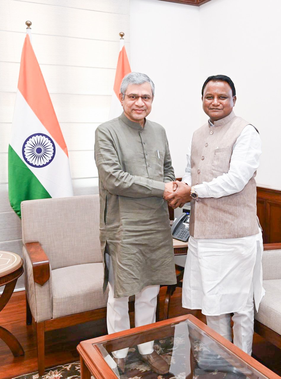 CM Mohan Majhi meets Ashwini Vaishnaw, seeks faster railway projects for Odisha