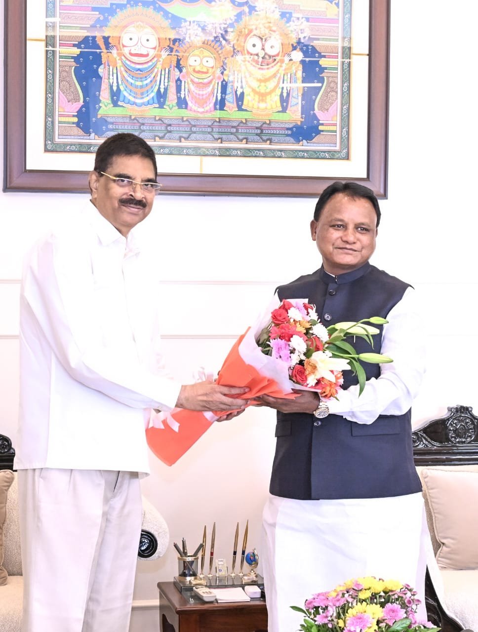 CM Majhi meets Governor at Lok Bhavan, cabinet expansion speculation grows