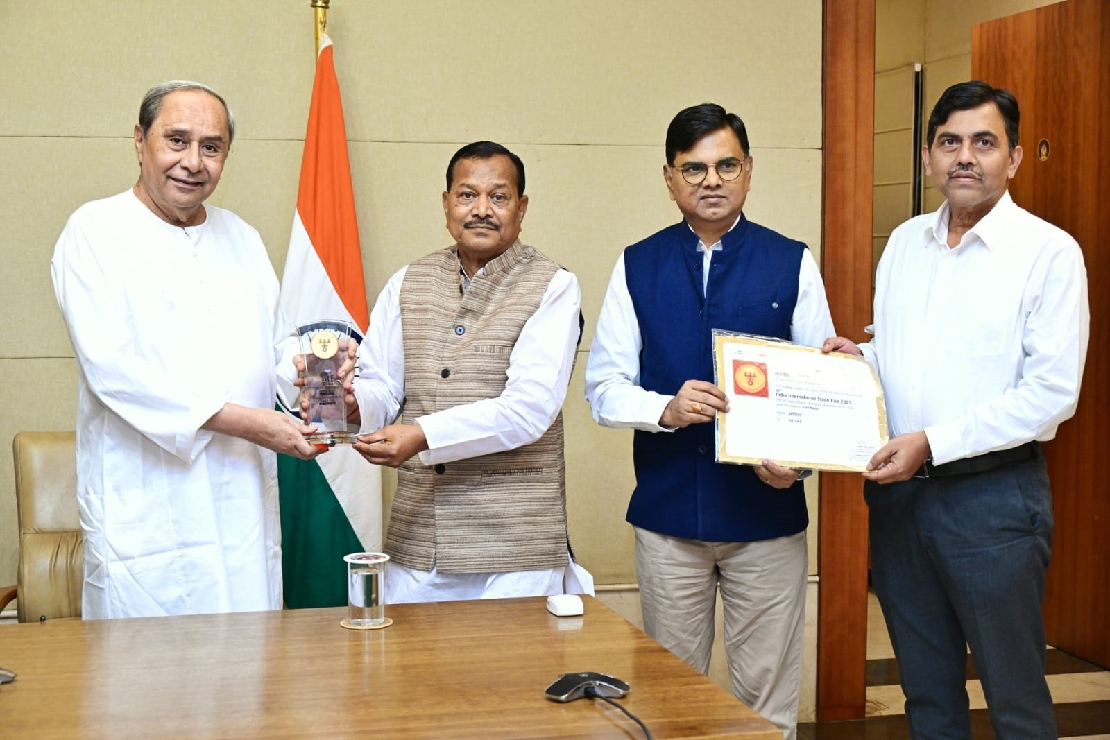 CM Praises Efforts of Team Odisha for Gold Award at IITF-2023