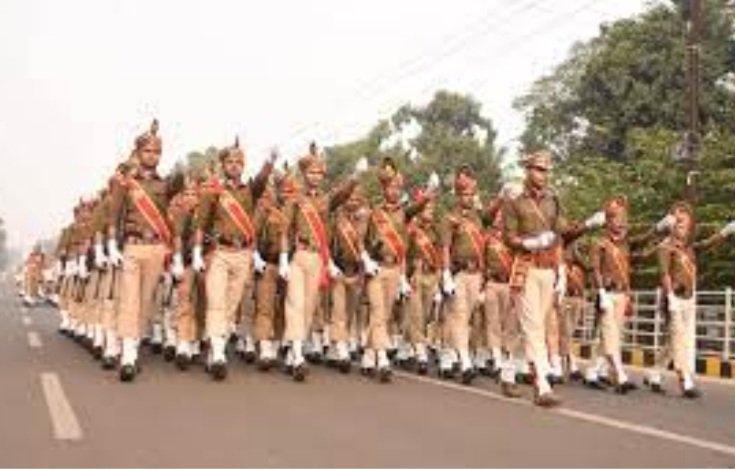 ଗାନ୍ଧୀ ମାର୍ଗରେ ଫୁଲ ଡ୍ରେସ ପରେଡ଼ ଅଭ୍ୟାସ