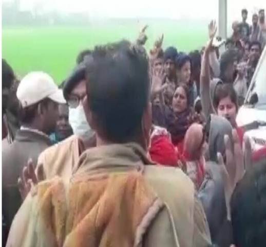 ଫାର୍ମରେ କ୍ରିକେଟ୍ ଖେଳିବାରୁ ରାଗି ଗଲେ ମନ୍ତ୍ରୀଙ୍କ ପୁଅ, ଗଳିମାଡ଼ରେ ନାବାଳକ ଗୁରୁତର