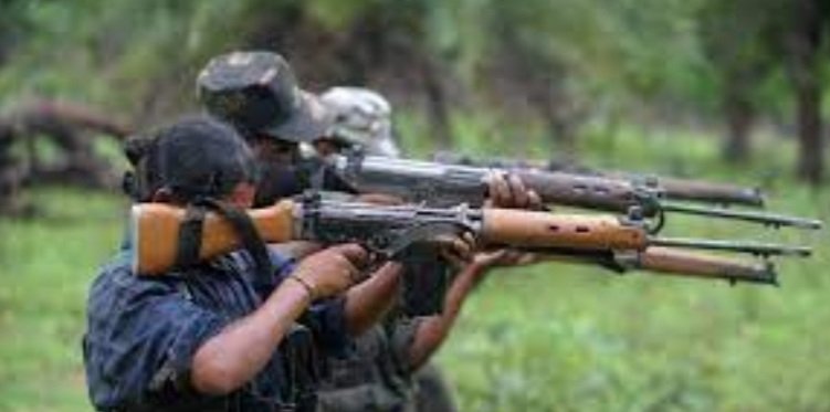 ଦୁଇଟି ଟିପରକୁ ଜାଳିଦେଲେ ମାଓବାଦୀ