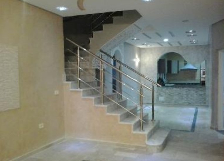 ସାବଧାନ! ଆପଣଙ୍କ ଘରର ପୂର୍ବଦିଗରେ ସିଡ଼ି ଅଛି କି?