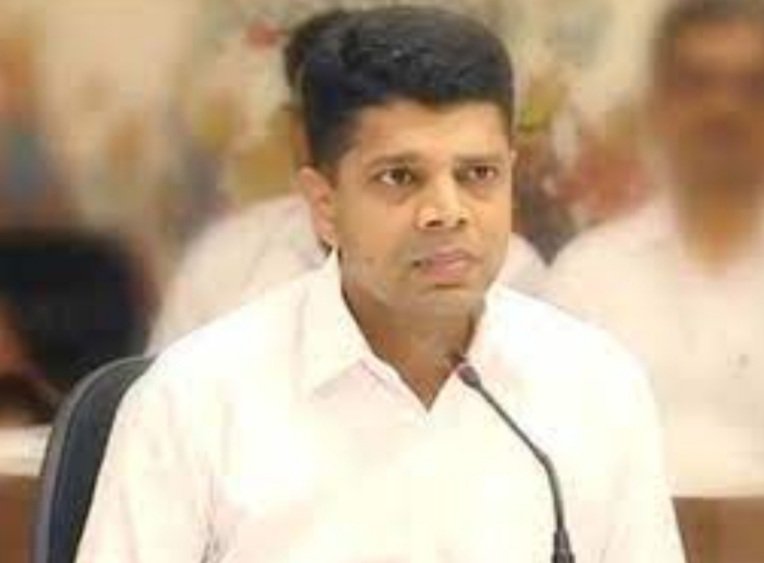 ସମ୍ବଲପୁର ଗସ୍ତରେ 5-T ସଚିବ