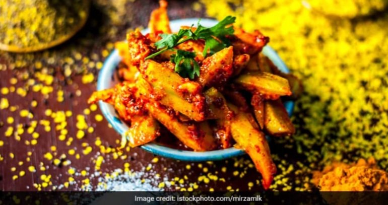 ବନାନ୍ତୁ ଟେଷ୍ଟି ଗାଜର ମୂଳା ଆଚାର