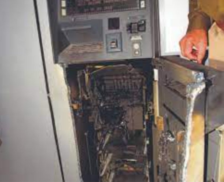 ମାତିଛନ୍ତି ଏଟିଏମ ଲୁଟେରା, ତାଡ଼ିନେଲେ ମେସିନ