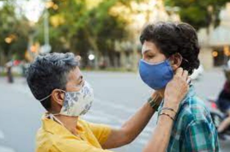 ମାସ୍କ ଲାଗି ନୂଆ ନିୟମ ଆସିପାରେ:ସ୍ୱାସ୍ଥ୍ୟ ନିର୍ଦ୍ଦେଶକ