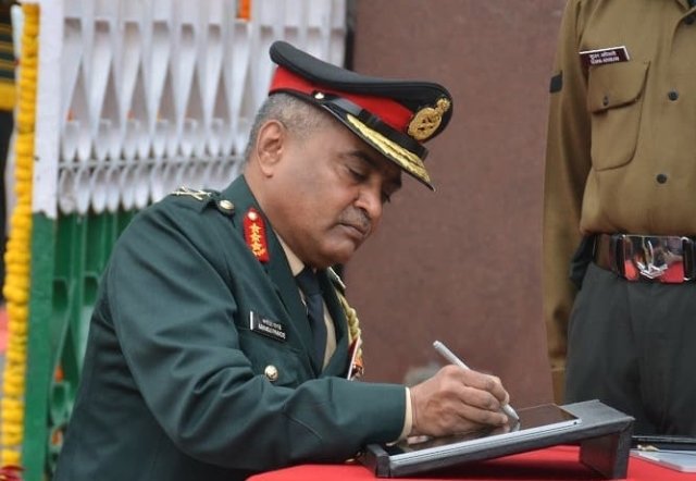 ନୂଆ ସ୍ଥଳ ସେନାମୁଖ୍ୟ ଜେନେରାଲ ମନୋଜ ପାଣ୍ଡେଙ୍କ ଦାୟିତ୍ୱ ଗ୍ରହଣ