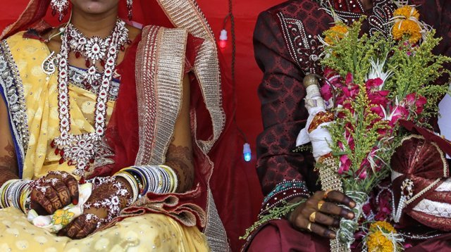 ବାହାଘର ବେଳେ କଟିଗଲା ଲାଇନ୍‌, ବଦଳିଗଲେ ବର