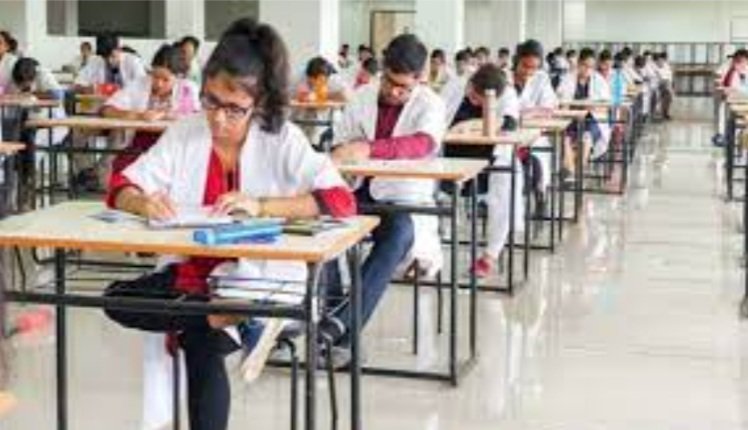 ପରୀକ୍ଷା ଘୁଞ୍ଚାଇବାକୁ ସ୍ବାସ୍ଥ୍ୟମନ୍ତ୍ରୀଙ୍କୁ ଚିଠି