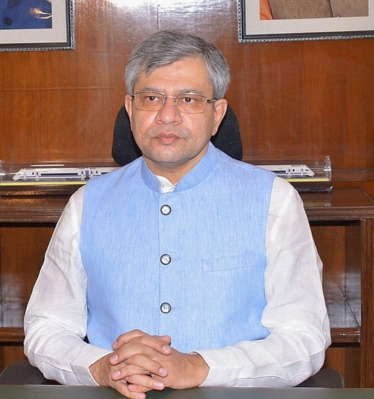 ବଡ଼ ଅଘଟଣରୁ ବର୍ତ୍ତିଗଲେ ରେଳମନ୍ତ୍ରୀ 