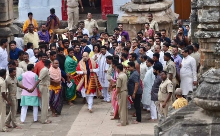 ଲିଙ୍ଗରାଜଙ୍କୁ ଦର୍ଶନ କଲେ ଅମିତ ଶାହ