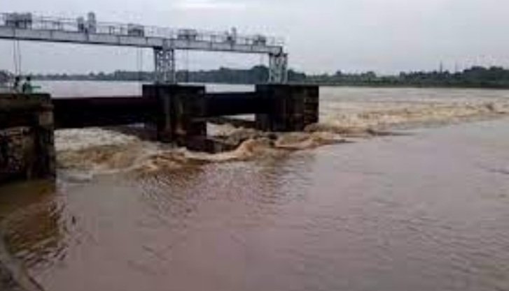 ବିପଦ ସଙ୍କେତ ଉପରେ ବୈତରଣୀ, ଚାଷଜମିରେ ବନ୍ୟାଜଳ