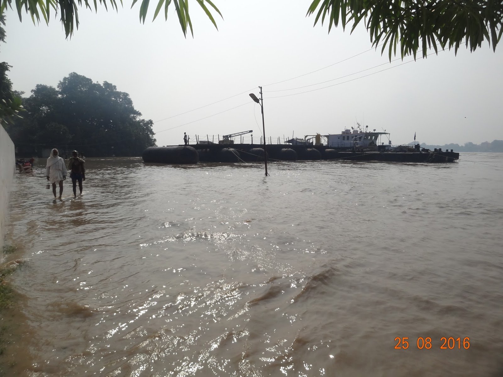  ବିପଦ ସଂକେତ ଉପରେ ରାଜଘାଟ