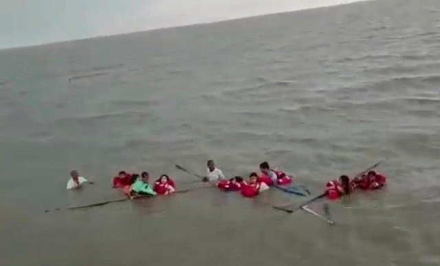 ଚିଲିକାରେ ଡଙ୍ଗା ବୁଡ଼ିଲା : ୨ ମୃତ, ୧୧ ଉଦ୍ଧାର 