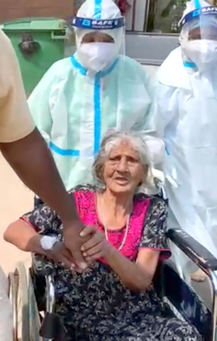 କରୋନାକୁ ପରାସ୍ତ କଲେ ୯୮ ବର୍ଷିୟା ବୃଦ୍ଧା