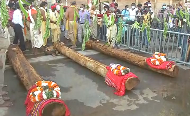 ପବିତ୍ର ଅକ୍ଷୟ ତୃତୀୟାରେ ରଥ କାଠ ଅନୁକୁଳ 