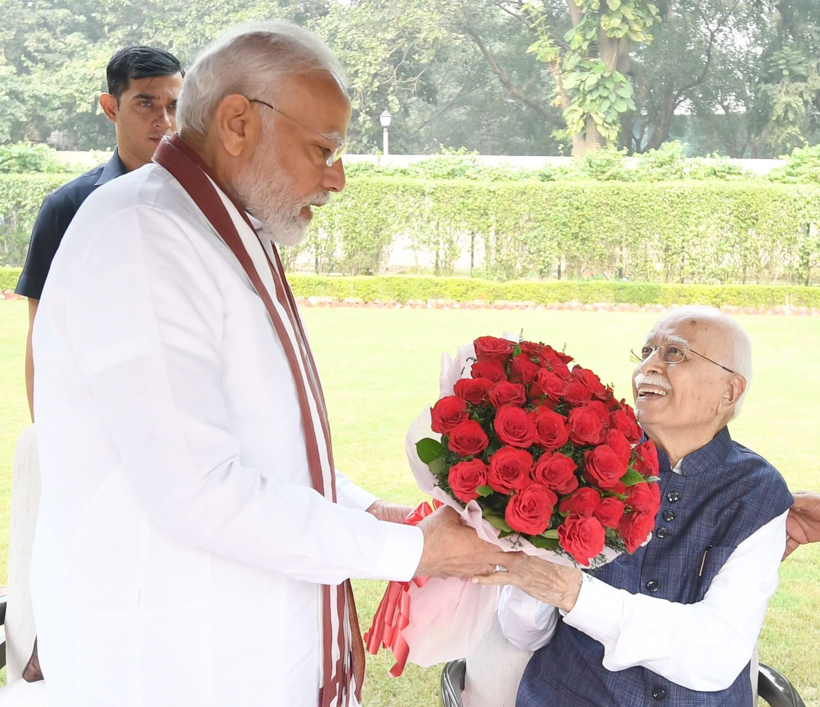 ଆଡ଼ଭାନୀଙ୍କୁ ଜନ୍ମଦିନ ଅବସରରେ ଶୁଭେଶ୍ଚା ଜଣାଇଲେ ପ୍ରଧାନମନ୍ତ୍ରୀ