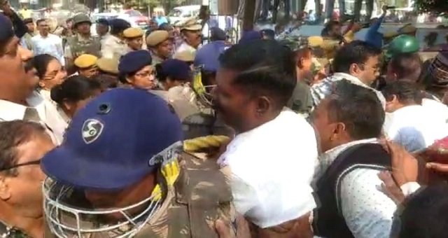 ପୁଲିସ-ଓକିଲ ଧସ୍ତା ଧସ୍ତି: ରଣକ୍ଷେତ୍ର ପାଲଟିଲା ସମ୍ବଲପୁର କଚେରୀ ଛକ
