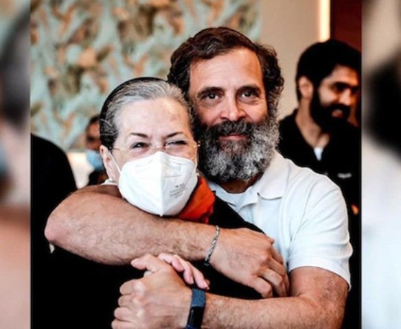 ମା’ଙ୍କ ସହ ଫଟୋ ସେୟାର କରି ଏମିତି ଲେଖିଲେ ରାହୁଲ