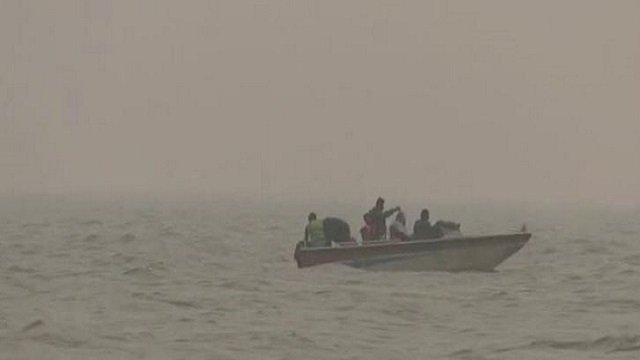 ଚିଲିକା ମଝିରେ ଫସିଲା ଯାତ୍ରୀବାହୀ ଭସାପୋଲ 