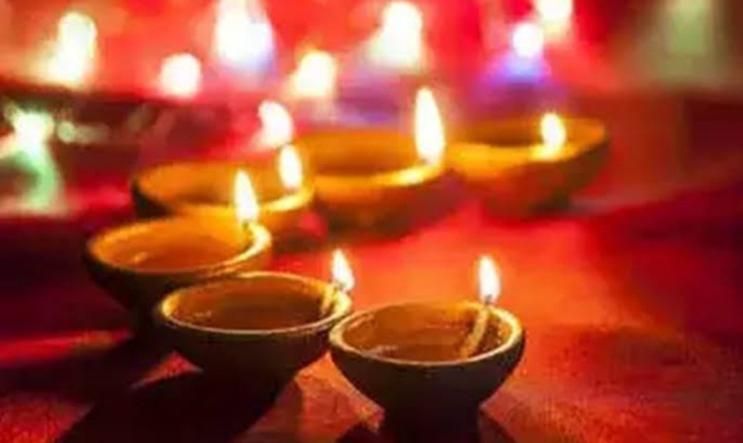 ଦୀପ ଜାଳୁଥିବା ବେଳେ ନିଆଁ ଲାଗି ୨ ମହିଳା ଆହତ