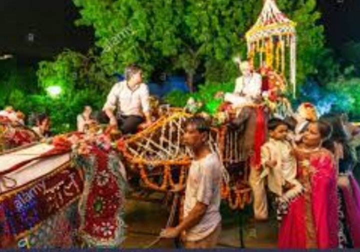 ବର ବେଶରେ କନିଆ ଘରକୁ ବାହାରିଥିଲେ ୨ ଭାଇ, ଉଠାଇନେଲା ପୁଲିସ