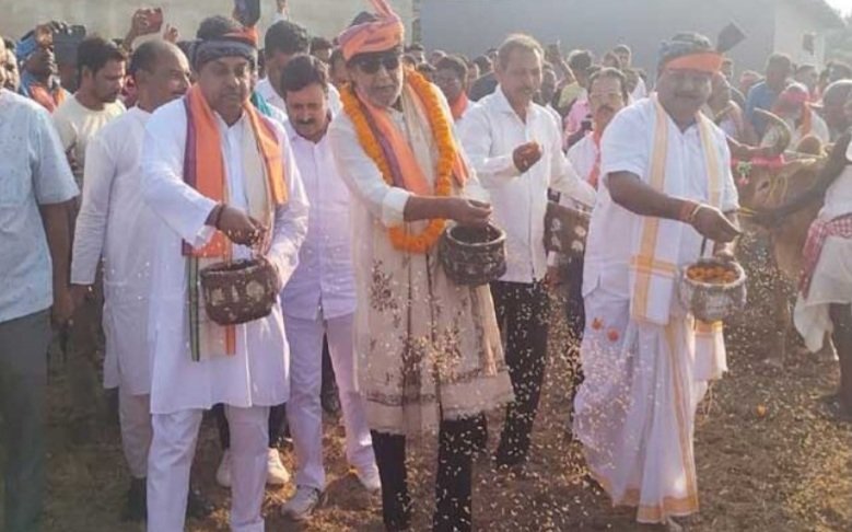 ଓଡ଼ିଶାରେ ଅକ୍ଷିମୁଠି ଅନୁକୂଳ କଲେ ବଲିଉଡ ଅଭିନେତା