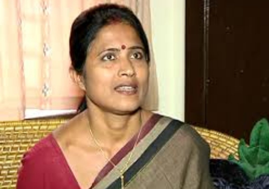 ବାତ୍ୟା ଚିନ୍ତା: ୧୦ ଦିନ ପର୍ଯ୍ୟନ୍ତ ମୁଖ୍ୟାଳୟ ଛାଡ଼ି ପାରିବେ ନାହିଁ କୌଣସି ଅଧିକାରୀ