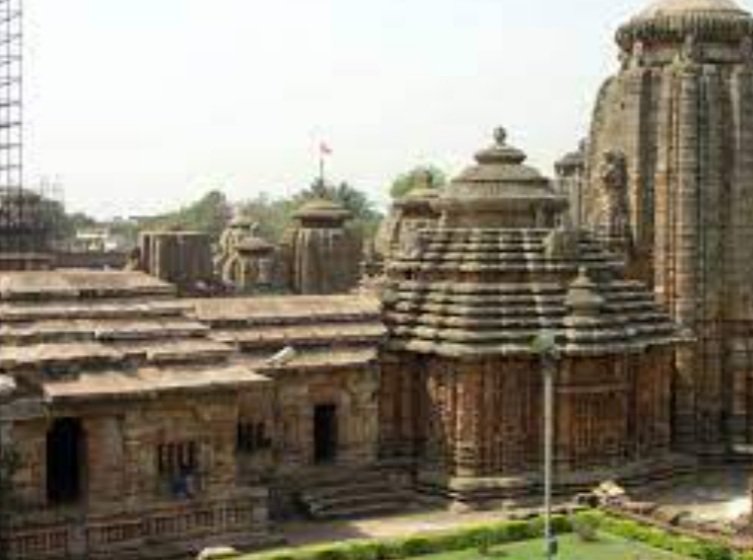 ସୋସିଆଲ ମିଡିଆରେ ଭାଇରାଲ ହେଲା ମହାପ୍ରଭୁ ଶ୍ରୀଲିଙ୍ଗରାଜଙ୍କ ବିଭିନ୍ନ ବେଶର ଫଟୋ