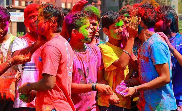 ପାକିସ୍ତାନ ବିଶ୍ବବିଦ୍ୟାଳୟରେ ହୋଲି ବ୍ୟାନ୍‌
