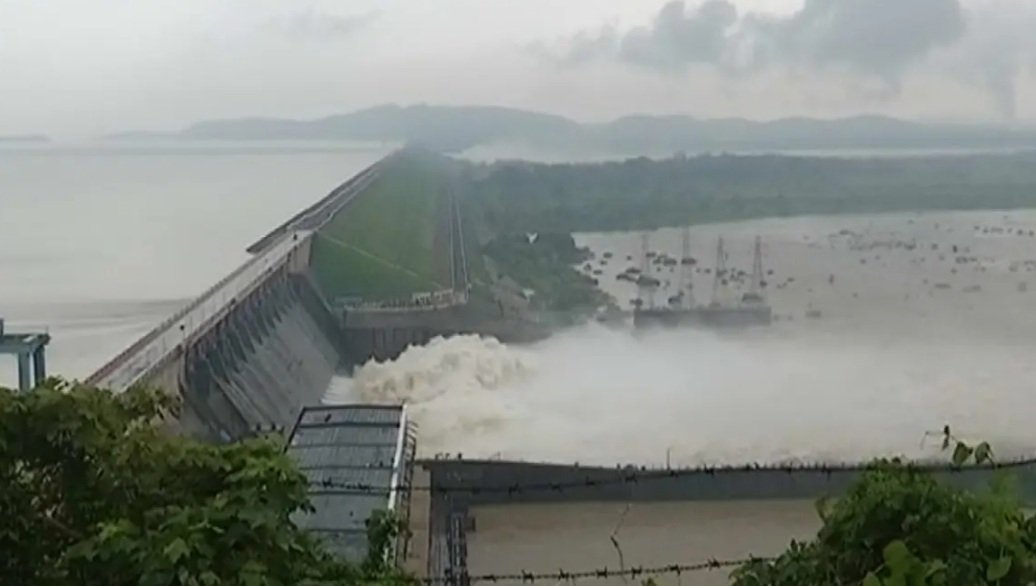  ପ୍ରବଳ ବର୍ଷା: ବଢ଼ିଲା ଜଳଭଣ୍ଡାର ଇନଫ୍ଲୋ ଆଉଟ ଫ୍ଲୋ